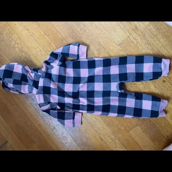 3/$15 12-18months Girls pajamas - Picture 3 of 3